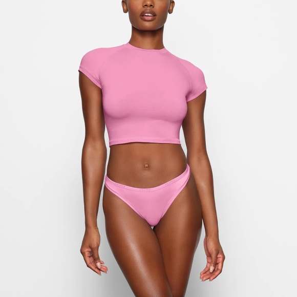 Vintage Cropped Raglan T-Shirt in Bubblegum Pink | Size XS 💕 - Picture 4 of 10